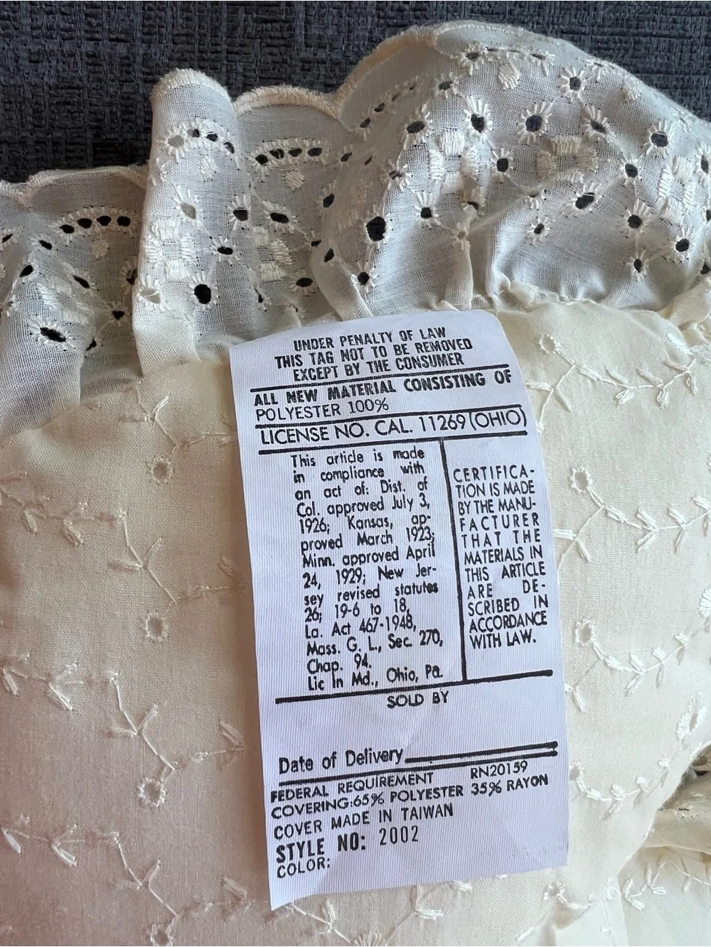 Heart-Shaped Eyelet Lace Decorative Pillow - Cream set of 3 brand new